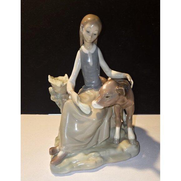 Lladro Girl with Calf, Cow 4813 Retired Rare vintage 8" - Picture 1 of 8
